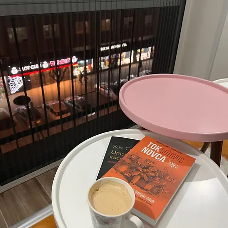 Milos, Privatan Parking Lägenhet