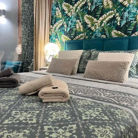 Milos, Privatan Parking