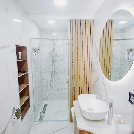 Milos, Privatan Parking Lägenhet Kraljevo