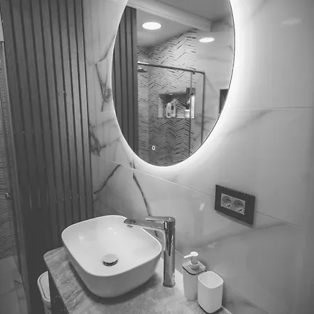 Milos, Privatan Parking Lägenhet