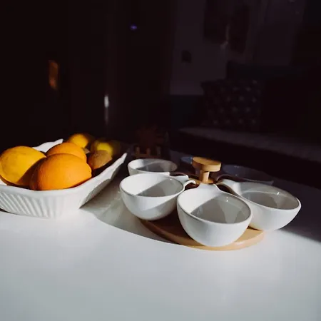 Milos, Privatan Parking