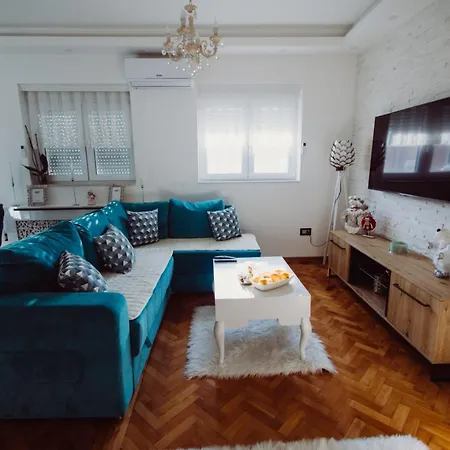 Lägenhet Milos, Privatan Parking