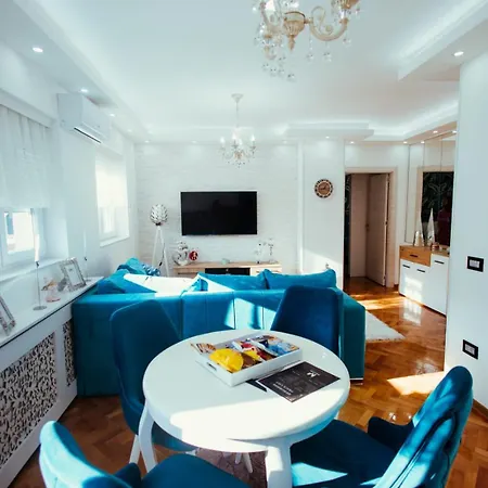 Milos, Privatan Parking *