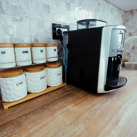 Milos, Privatan Parking