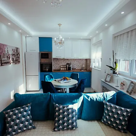 Milos, Privatan Parking Lägenhet