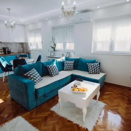 Milos, Privatan Parking Lägenhet Kraljevo