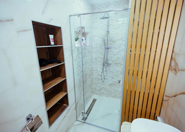 Appartamento Milos, Privatan Parking Kraljevo