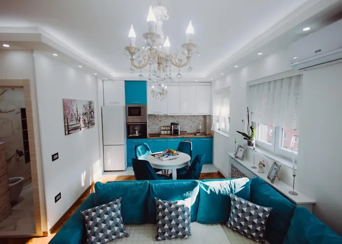 Milos, Privatan Parking Kraljevo