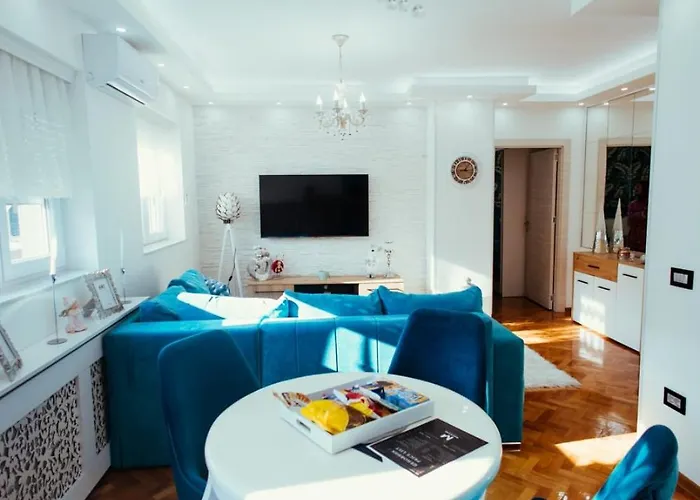 Milos, Privatan Parking *