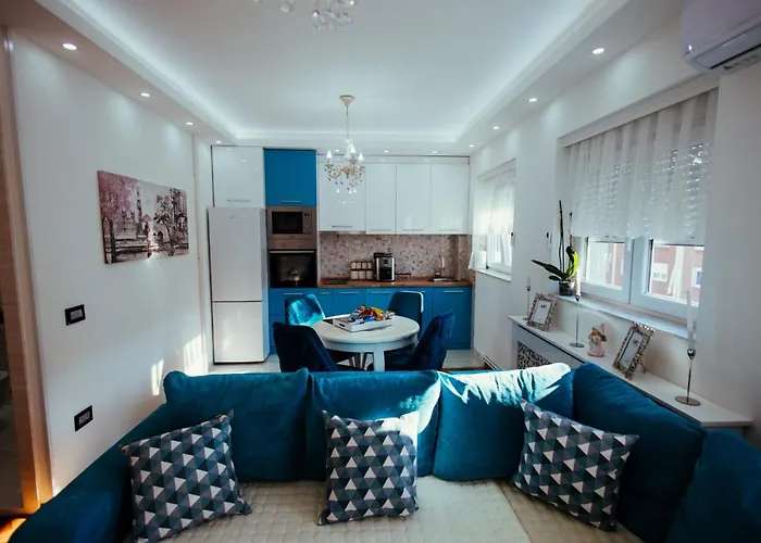 Milos, Privatan Parking Appartamento