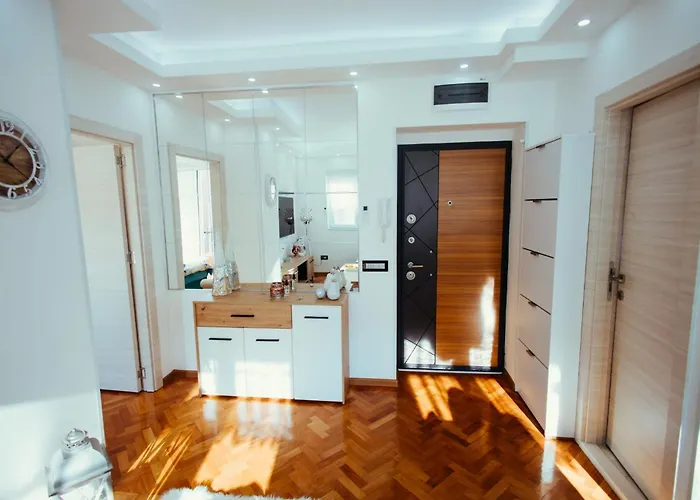 Milos, Privatan Parking *