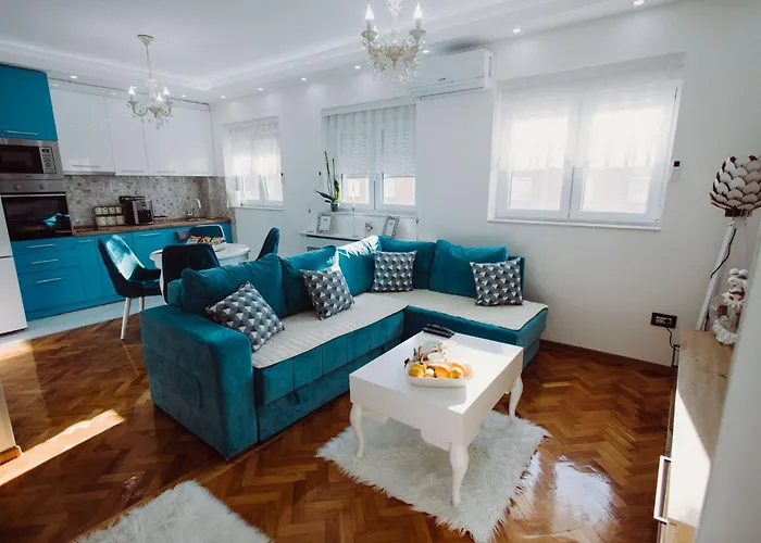 Milos, Privatan Parking Appartamento Kraljevo